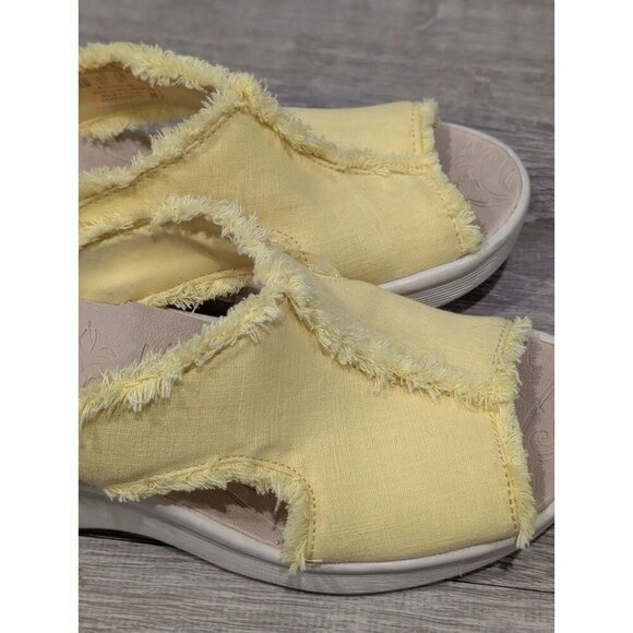 Bzees Serendipidy SZ 9.5M Women’s Yellow Frayed Slide On Sandals Shoes - Picture 14 of 16